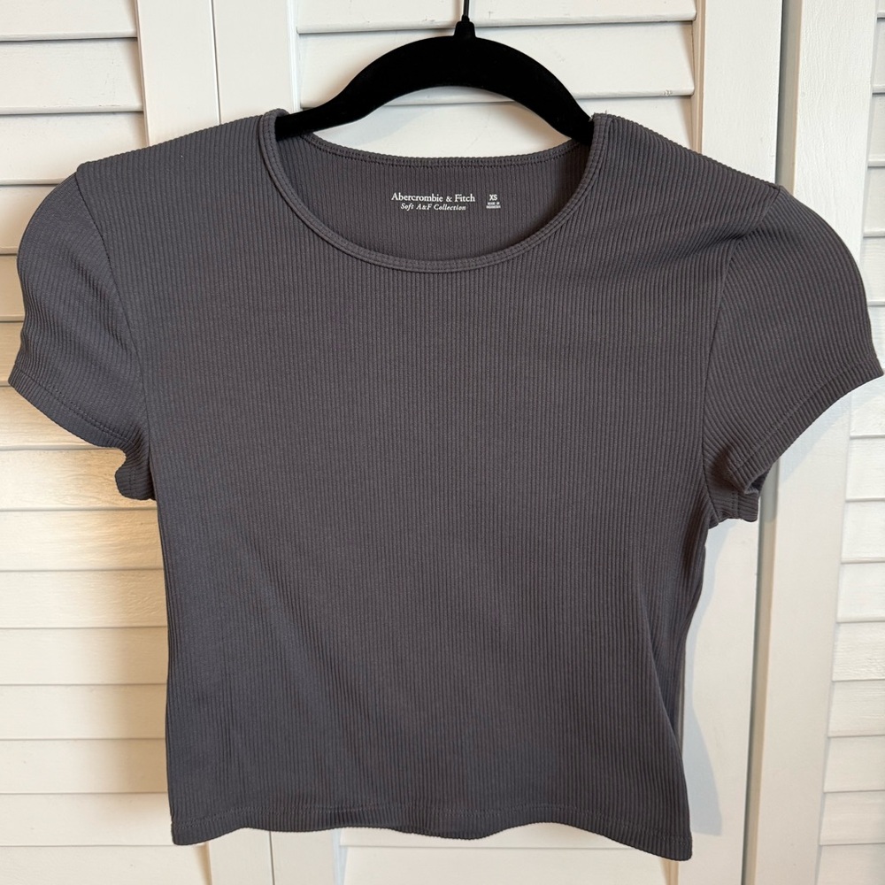 A&F Super Soft Ribbed Baby Tee | XS